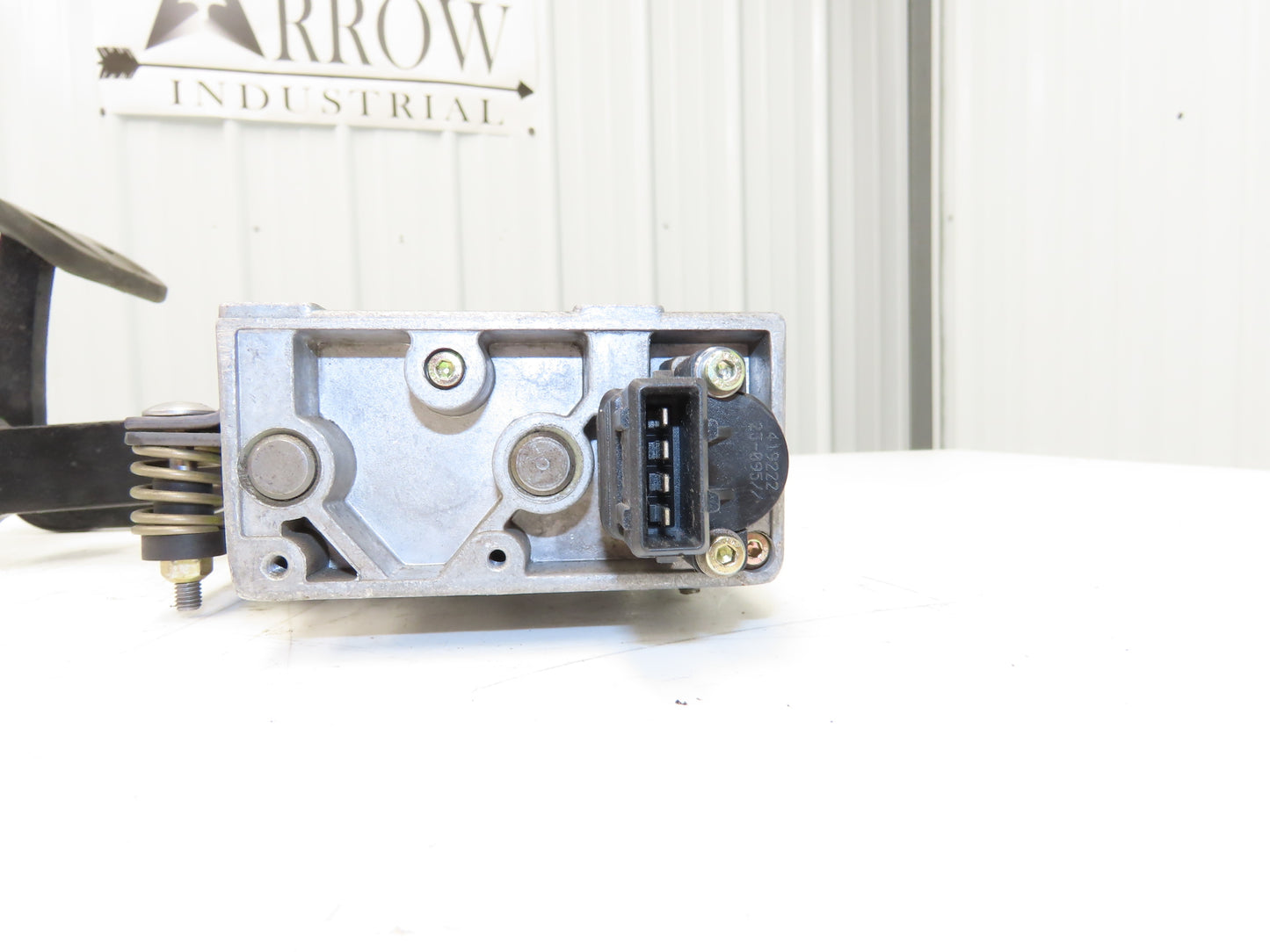 Linde Forklift Brake & Accelerator Pedal W/Potentiometer Removed From E20C