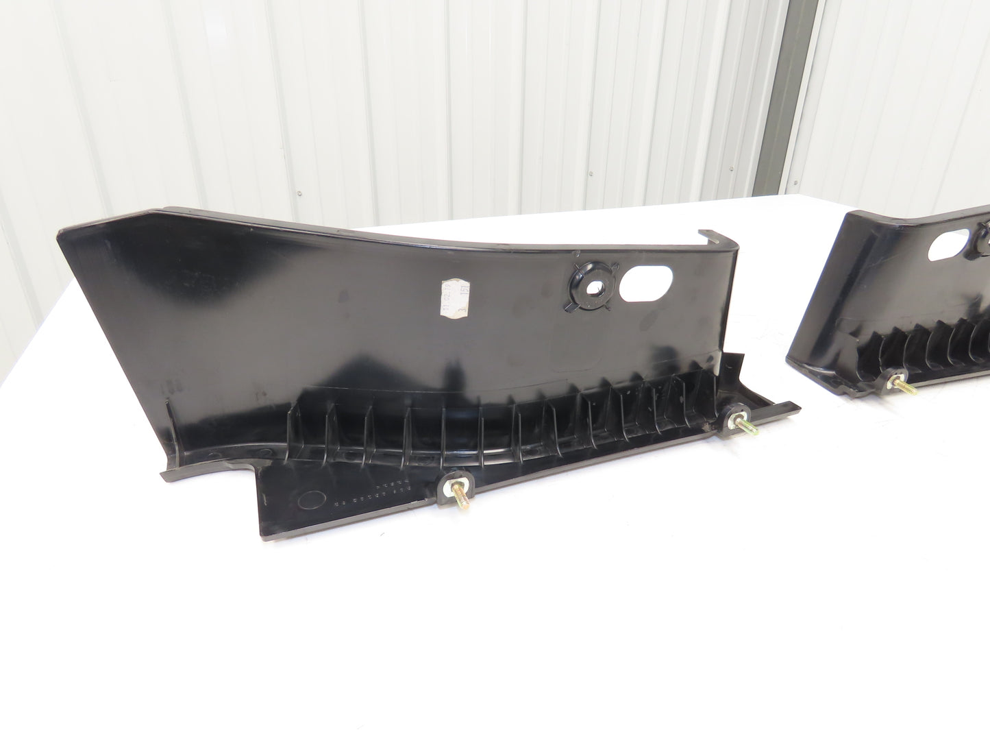 Linde Forklift Step Toe kick Plastic Shroud Set Removed From E20C