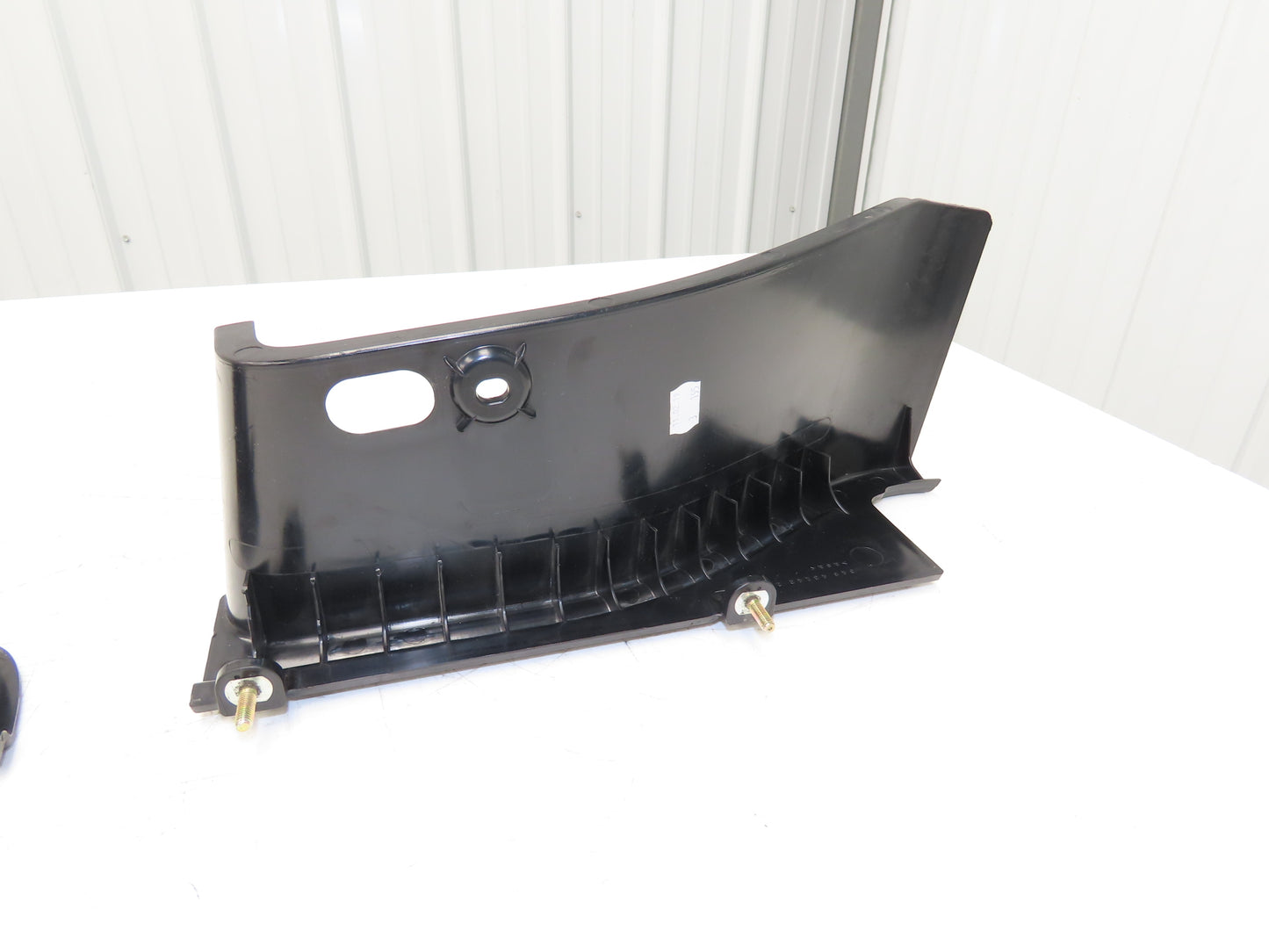 Linde Forklift Step Toe kick Plastic Shroud Set Removed From E20C