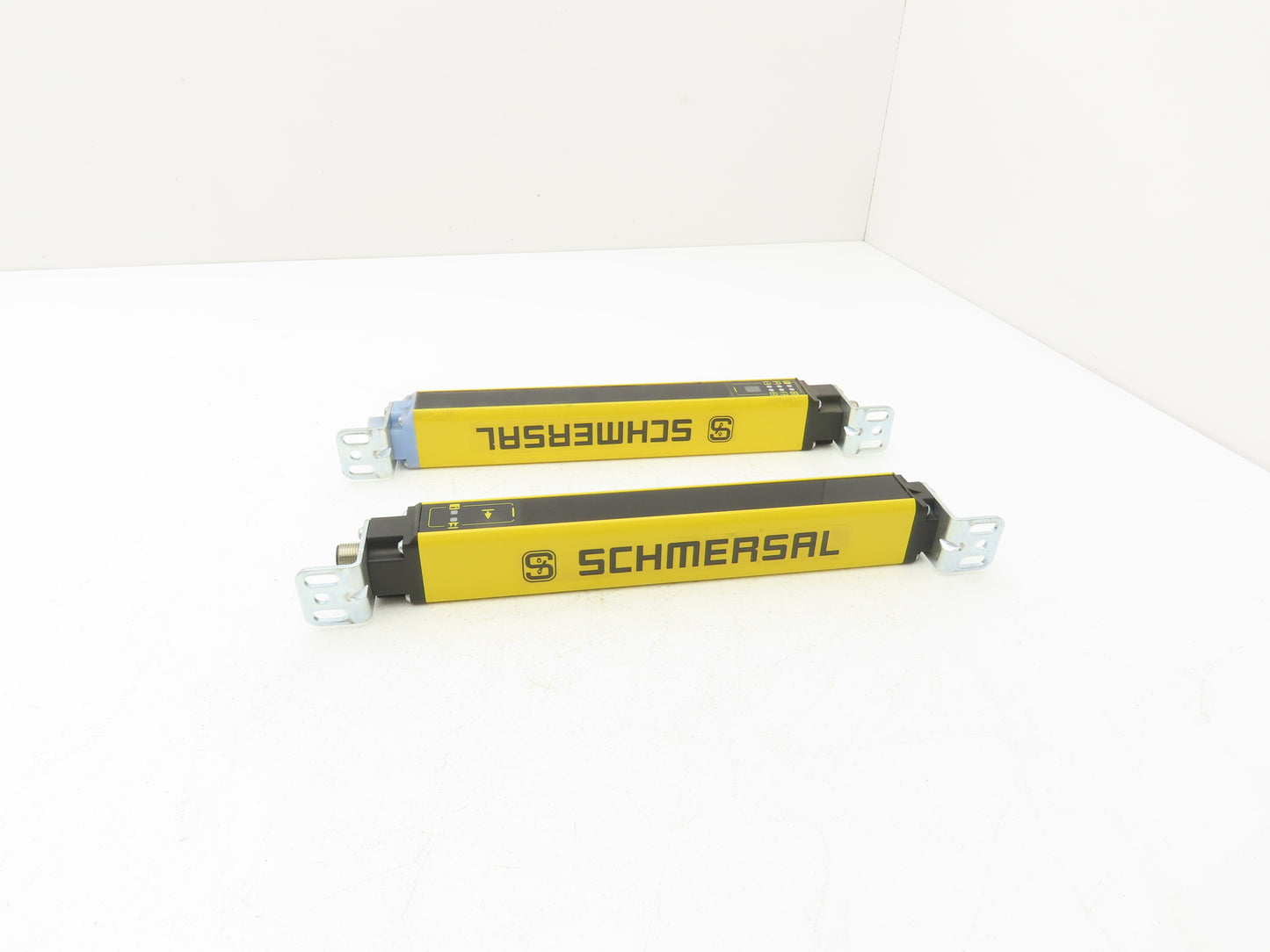 Schmersal SLC440-ER-0170 Safety Light Curtain Transmitter & Receiver Set