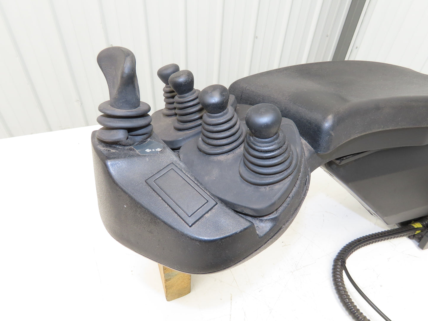 Linde Forklift Arm Rest 5 Lever Mast & Directional Control Removed From E20C