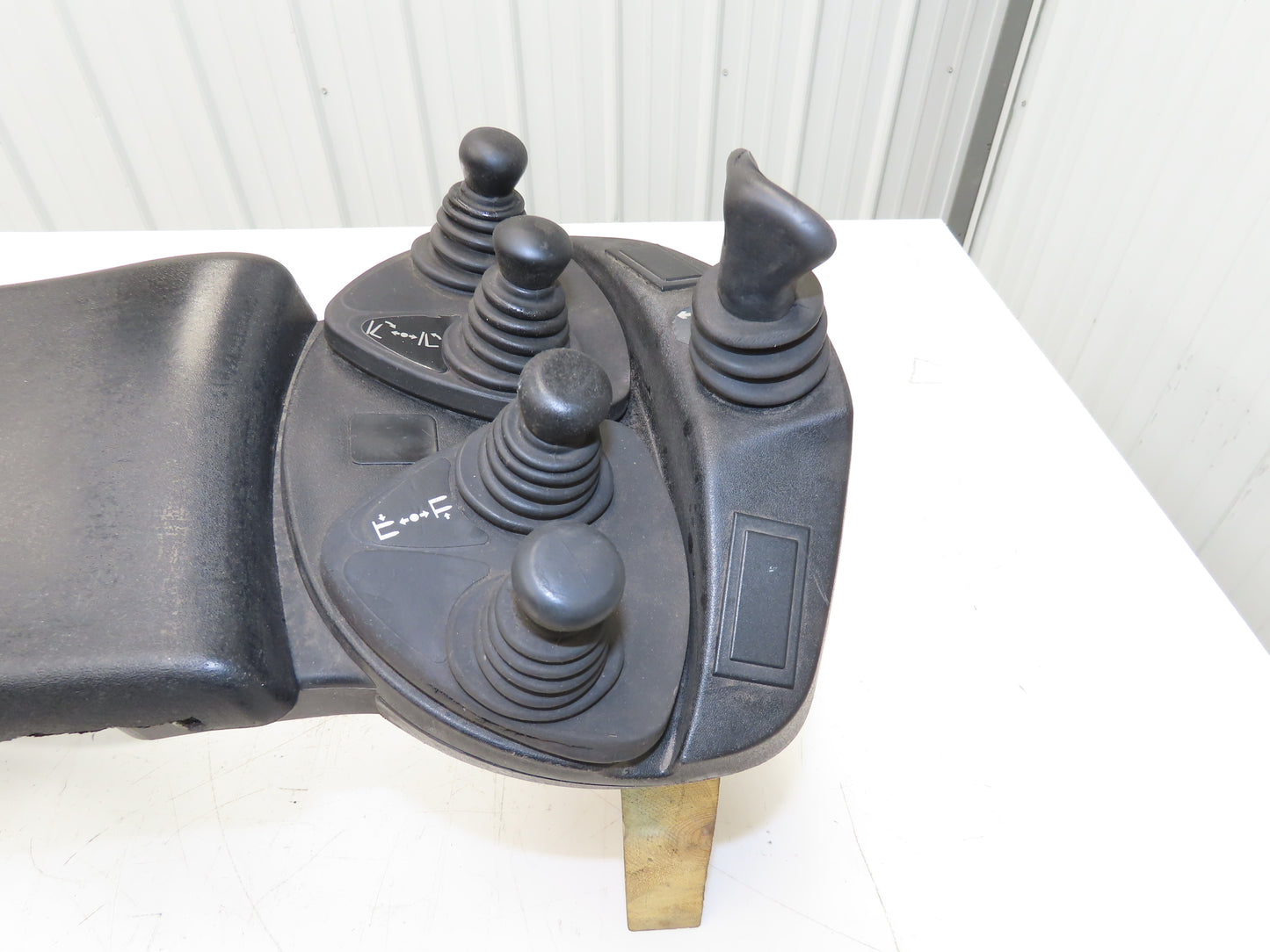 Linde Forklift Arm Rest 5 Lever Mast & Directional Control Removed From E20C