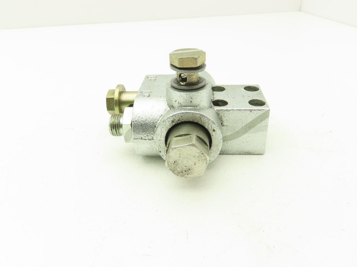 Linde 0009443041 Electric Forklift Flow Control Valve Removed From E20C