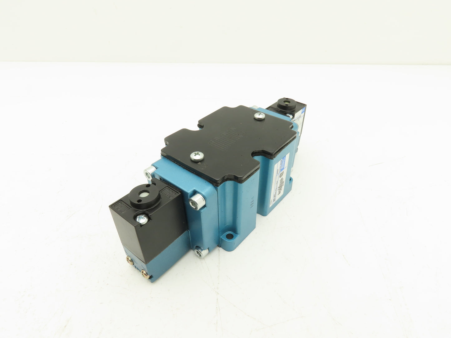 MAC 6541B-000-PM-111DA Pneumatic Solenoid Valve 150psi 120V PME-111DABE