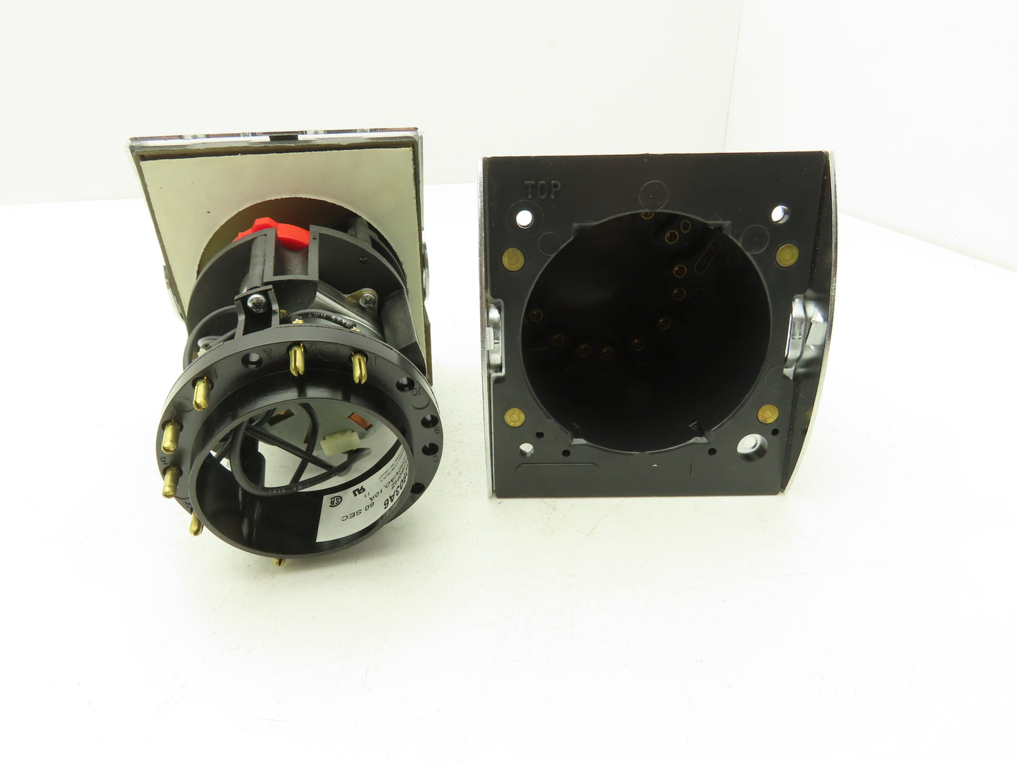 Eagle Signal HQ903A6 HQ9 Reset Analog Timer 125-250VAC 60Hz 0-60 Sec. Dial Type