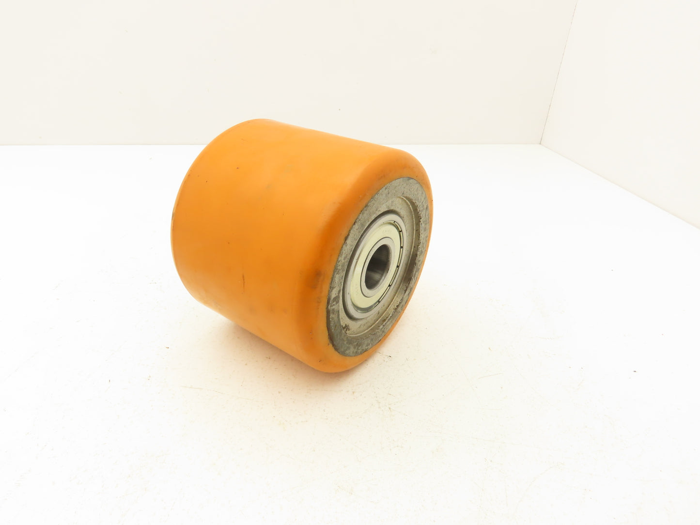 Crown Integrity 115033-302 Roller 302 Compound T1545B 4.12" W x 5" Shelf Wear