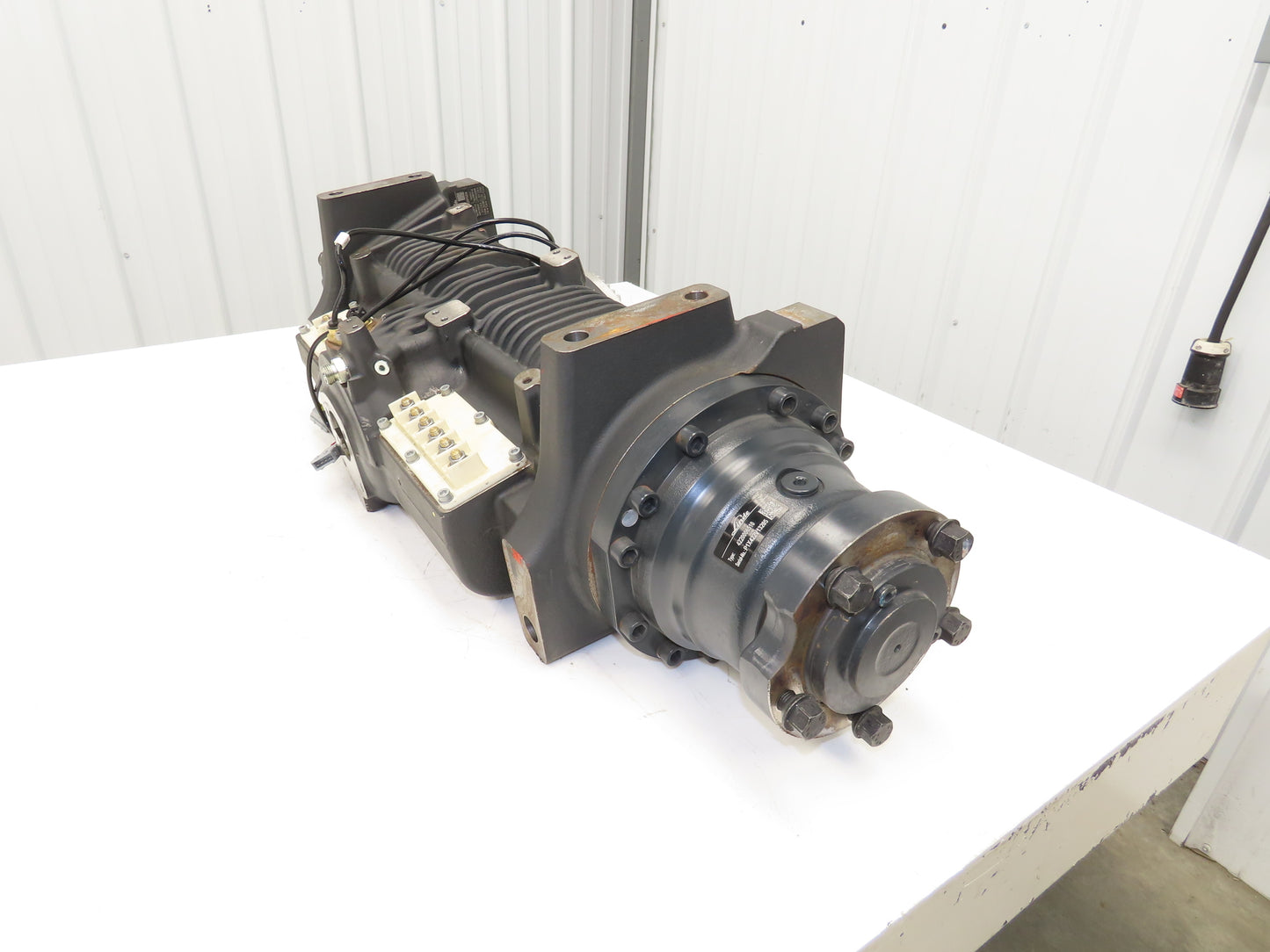 Linde AK20E-02 Forklift Dual-Wheel & Motor Front Axle Assembly Off E20C