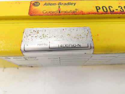 Allen Bradley 440L-T4D0750-N Guardmaster Light Curtain Transmitter *Cracked*