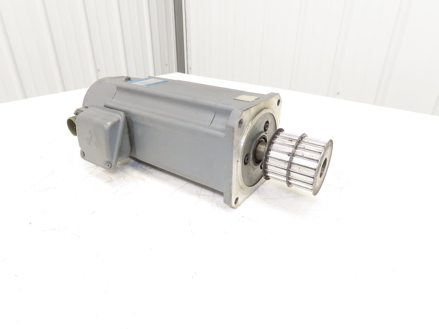 Mitsubishi HA-SE152W2 AC Servo Motor 1.5kw 2000 RPM Permanent Magnet