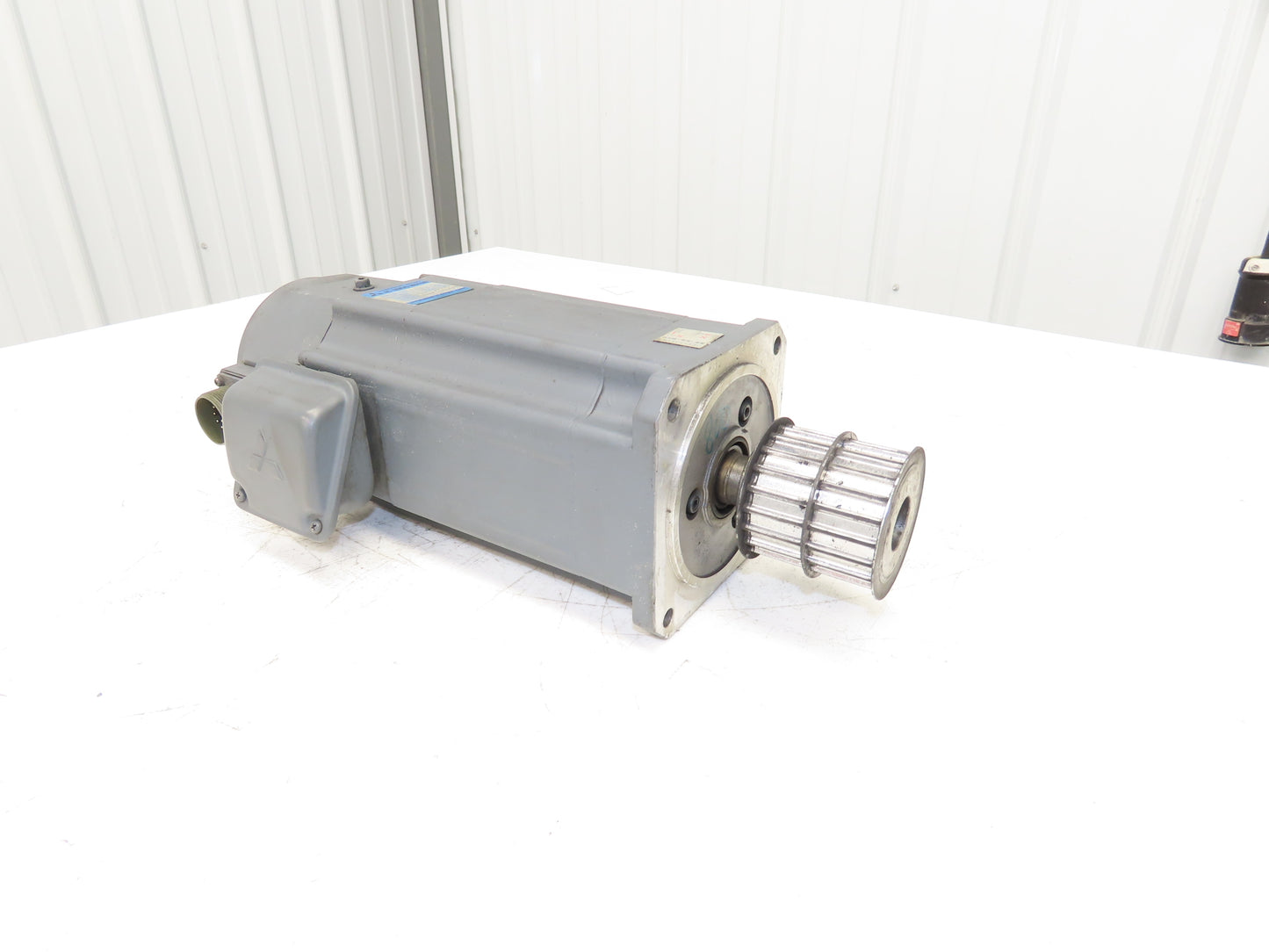 Mitsubishi HA-SE152W2 AC Servo Motor 1.5kw 2000 RPM Permanent Magnet