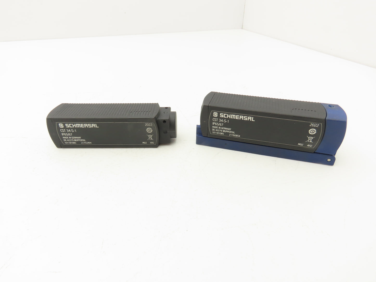 Schmersal 	CST34-S-1 Magnet Safety Sensor Non Contact CST Lot of 2