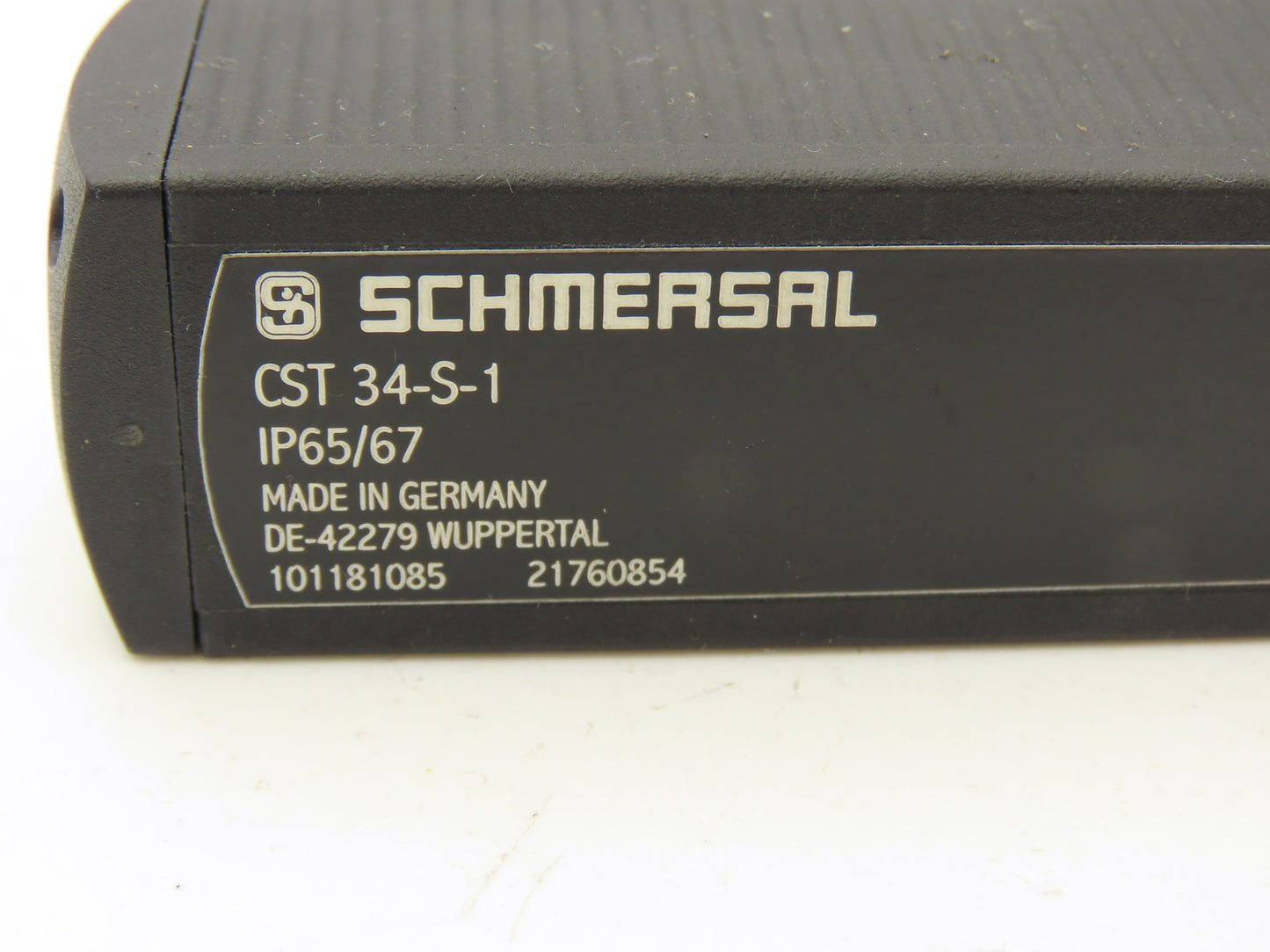 Schmersal 	CST34-S-1 Magnet Safety Sensor Non Contact CST Lot of 2