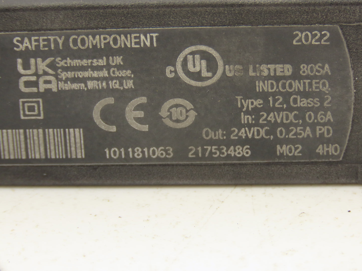 Schmersal 101181063 Magnet Safety Sensor Non Contact CSS 14-34-S-D-M-ST
