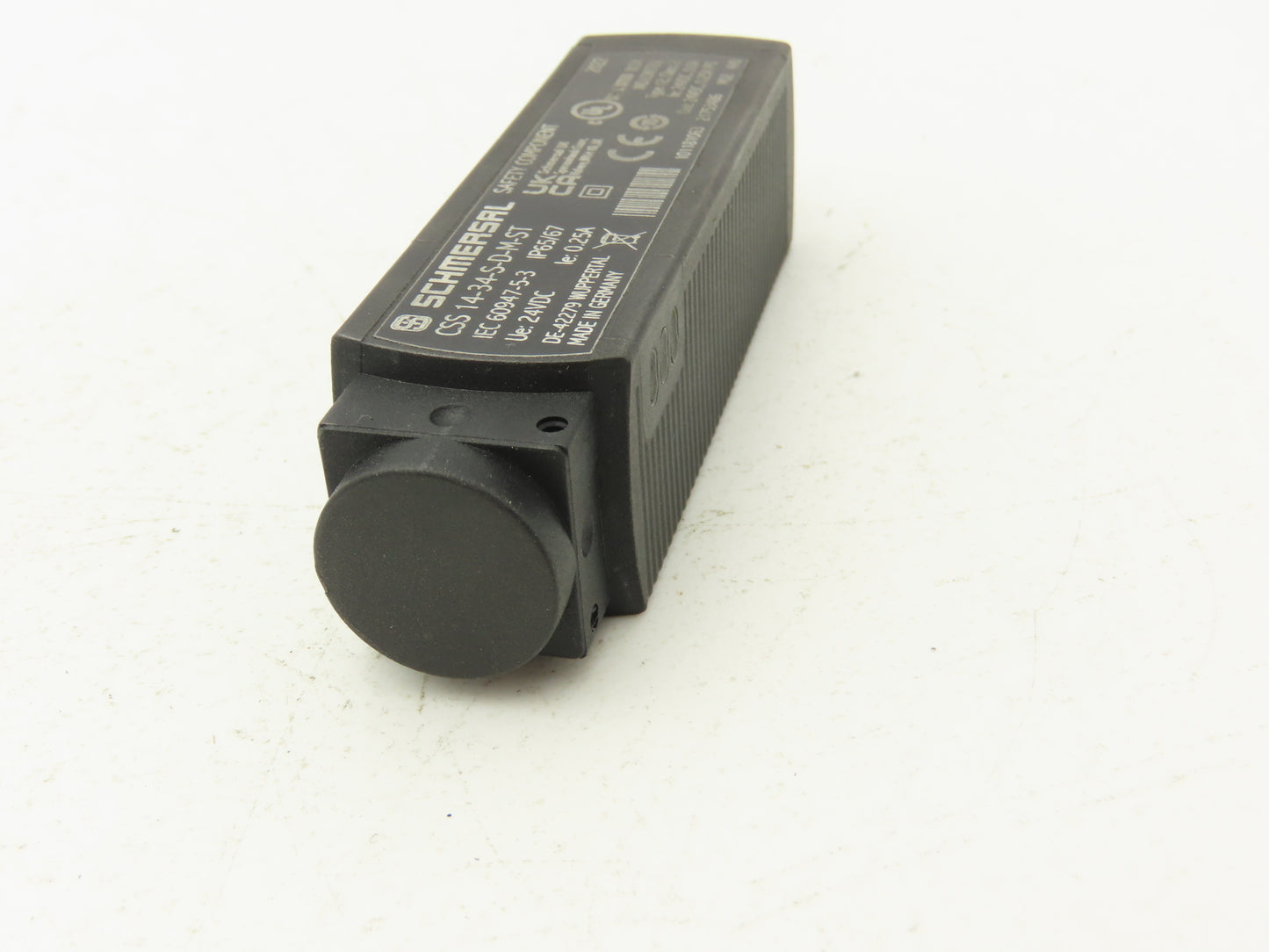 Schmersal 101181063 Magnet Safety Sensor Non Contact CSS 14-34-S-D-M-ST