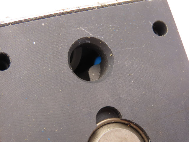 Vickers DG4S4-010C-50 Directional Control Solenoid Valve Coils Are Missing
