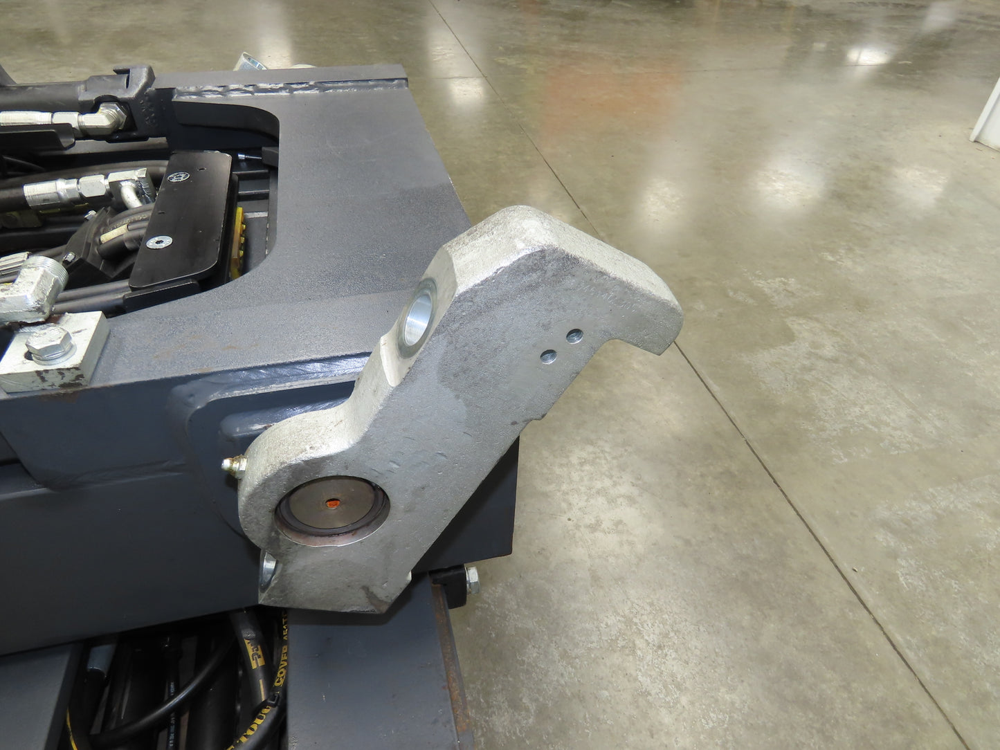 Linde E20C Forklift Mast Class II 4 Stage 4 Lever 258.5" Lift 2155 lbs Max