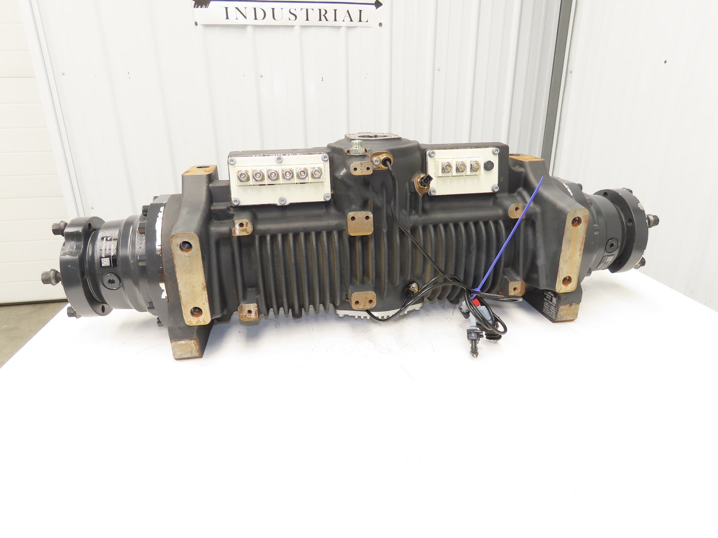 Linde AK20E-02 Forklift Dual-Wheel & Motor Front Axle Assembly Off E20C