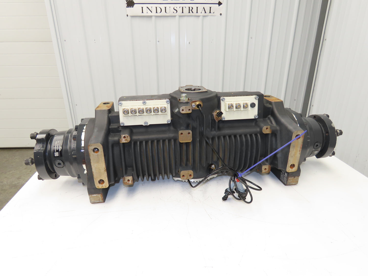 Linde AK20E-02 Forklift Dual-Wheel & Motor Front Axle Assembly Off E20C