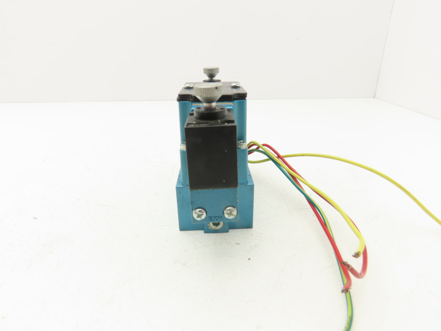 MAC 6221C-211-PM-114DA Pneumatic Solenoid Valve 3/8" Ports 120VAC Coil 150PSI