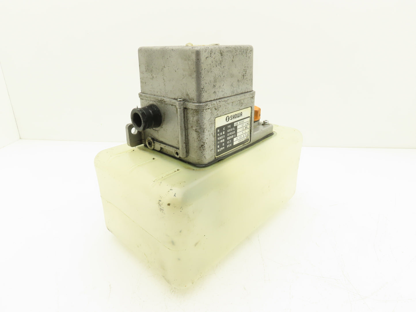 Showa LCB 4 310C Lubrication Oil Pump 0.1 L/Min 6L Tank 100V CNC Machine Oiler