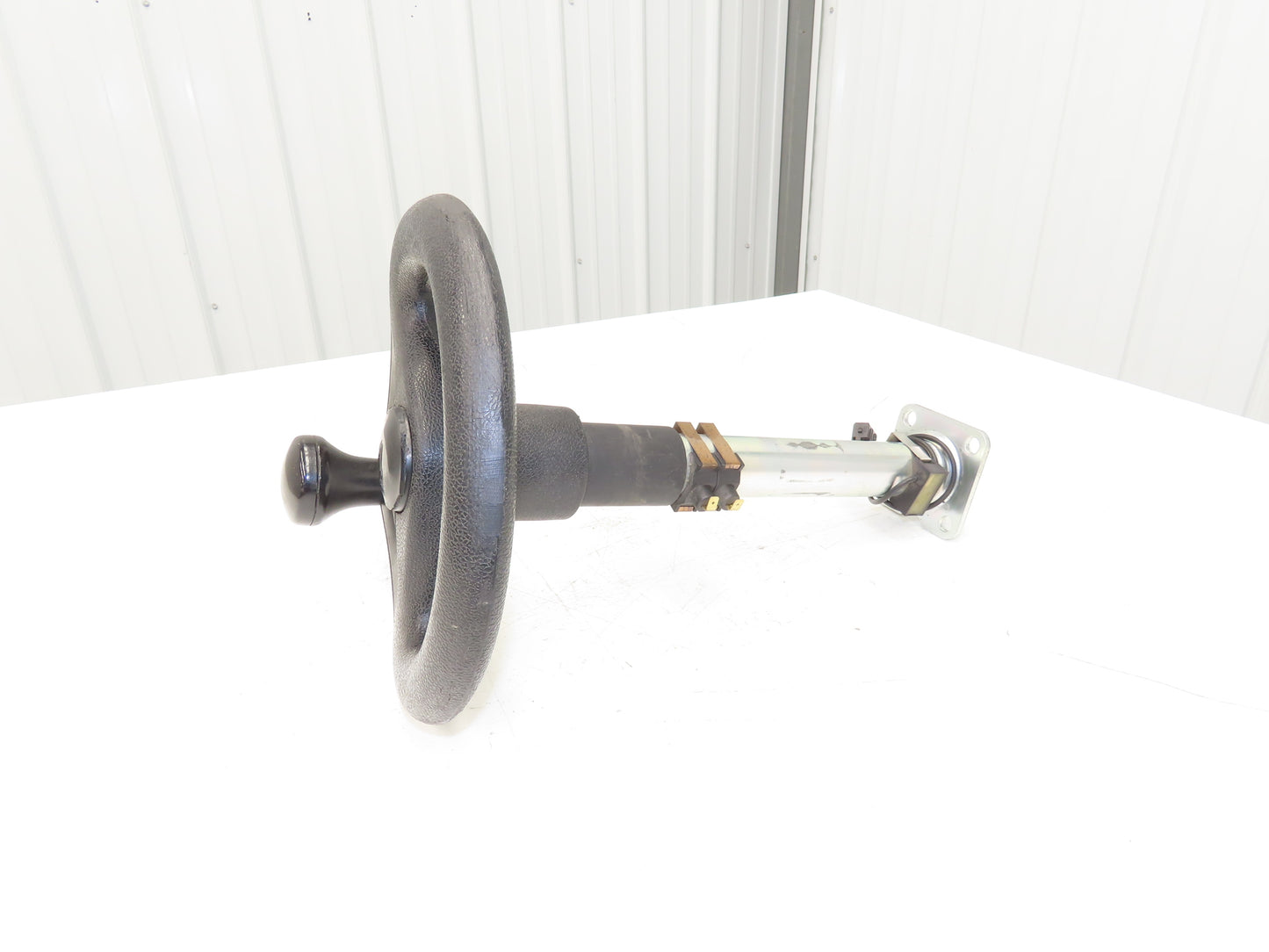 Linde Forklift  Steering Wheel & Column W/Horn Removed From E20C