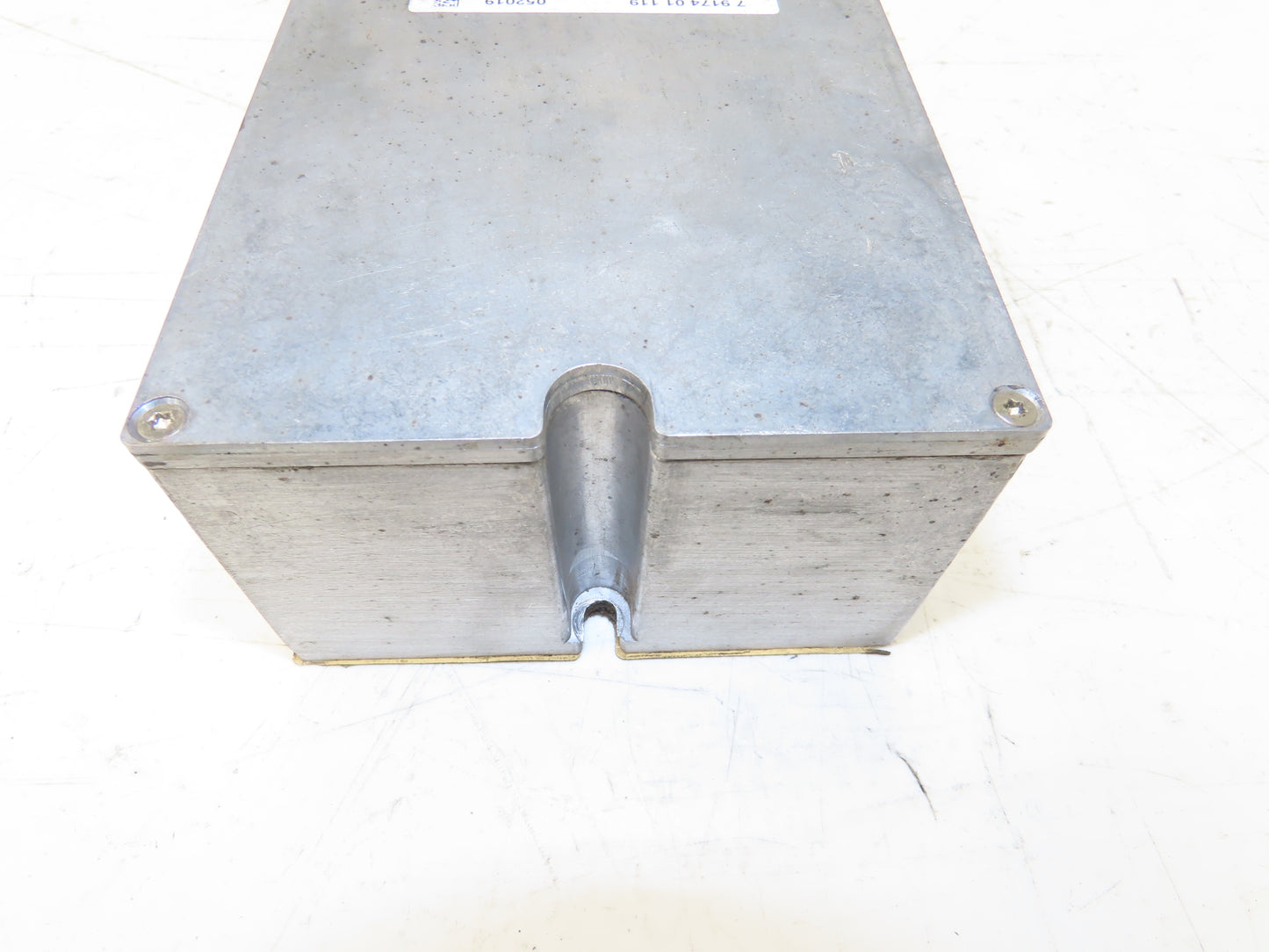 Delta EOE23010424 Forklift DC/DC Converter 48-80V In 12.5V Out Off Linde E20C