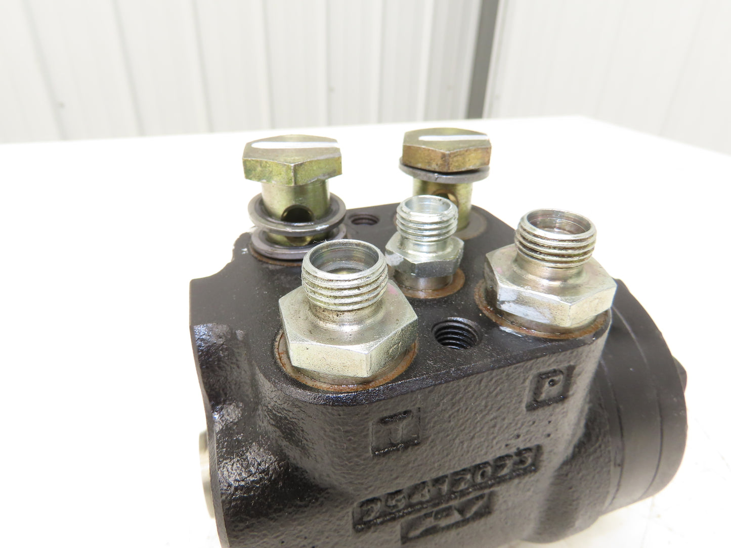 Linde 3865421203 Forklift Hydraulic Power Steering Pump Removed From E20C