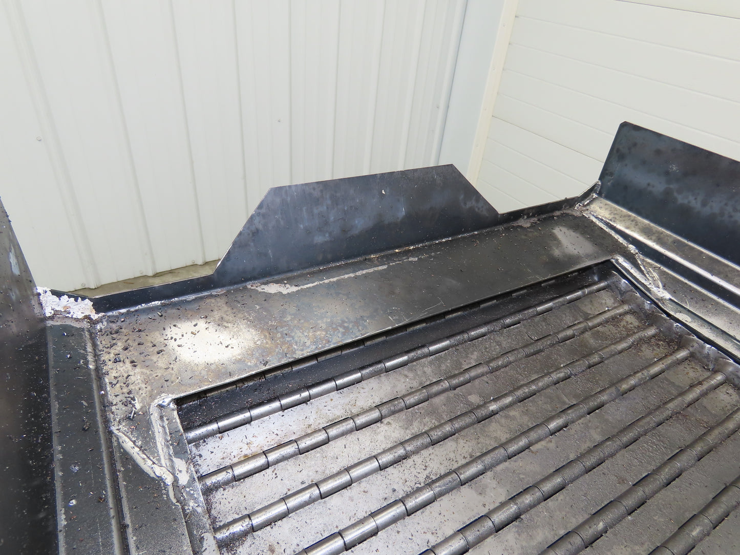 Enomoto MA-500H 25"W x 9' 3"L Chip Conveyor 22" Belt 40" Infeed 220V 3PH