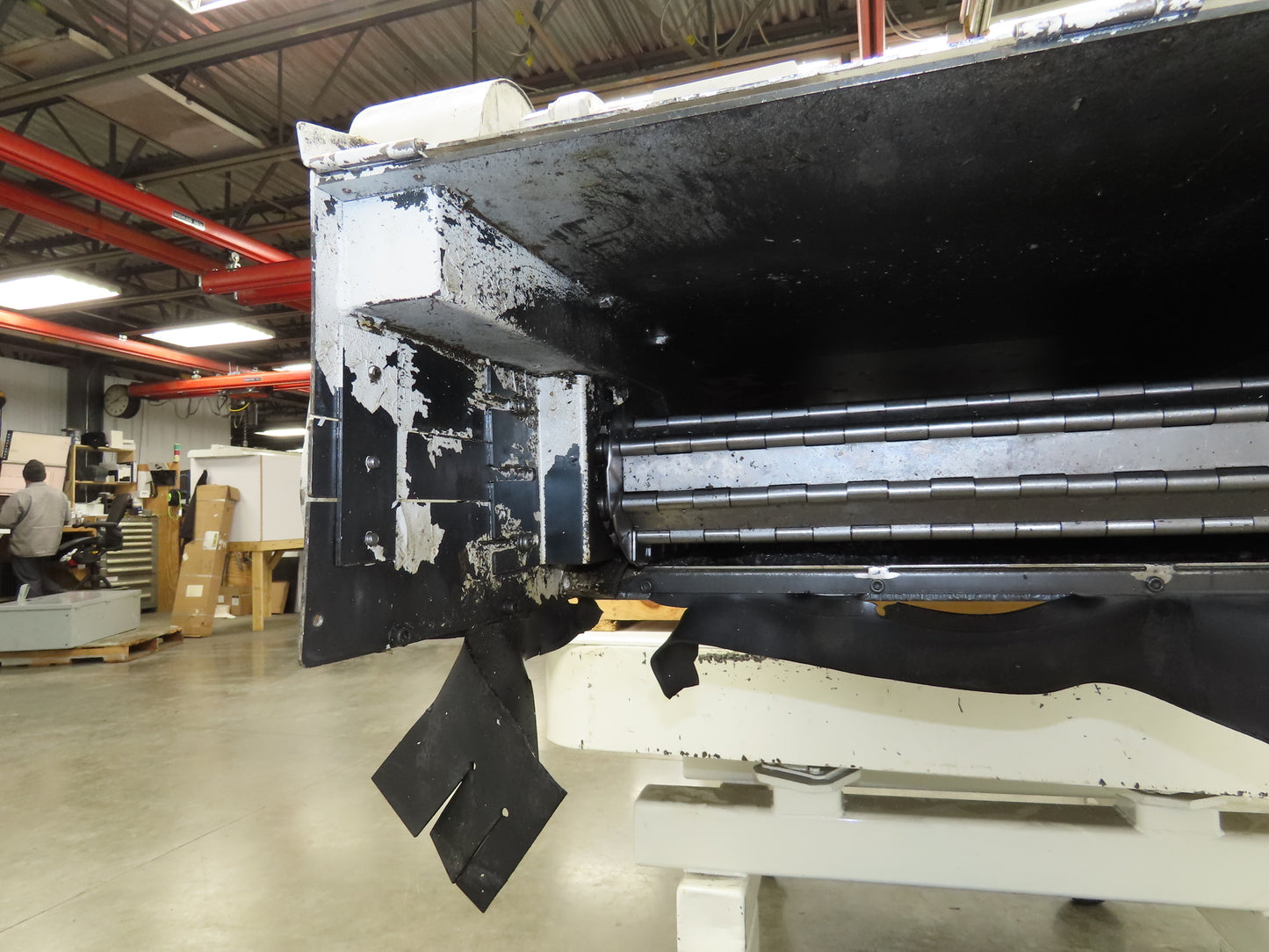 Enomoto MA-500H 25"W x 9' 3"L Chip Conveyor 22" Belt 40" Infeed 220V 3PH