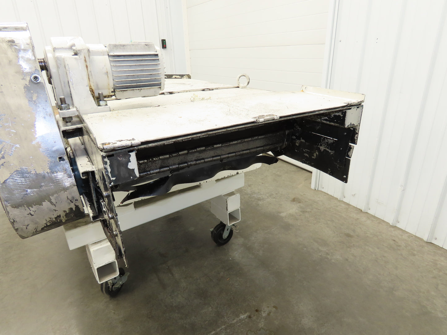 Enomoto MA-500H 25"W x 9' 3"L Chip Conveyor 22" Belt 40" Infeed 220V 3PH