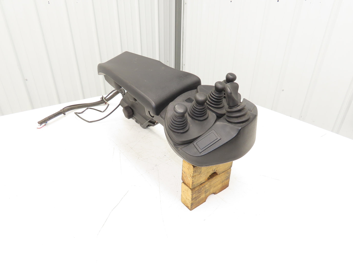 Linde Forklift Arm Rest 5 Lever Mast & Directional Control Removed From E20C