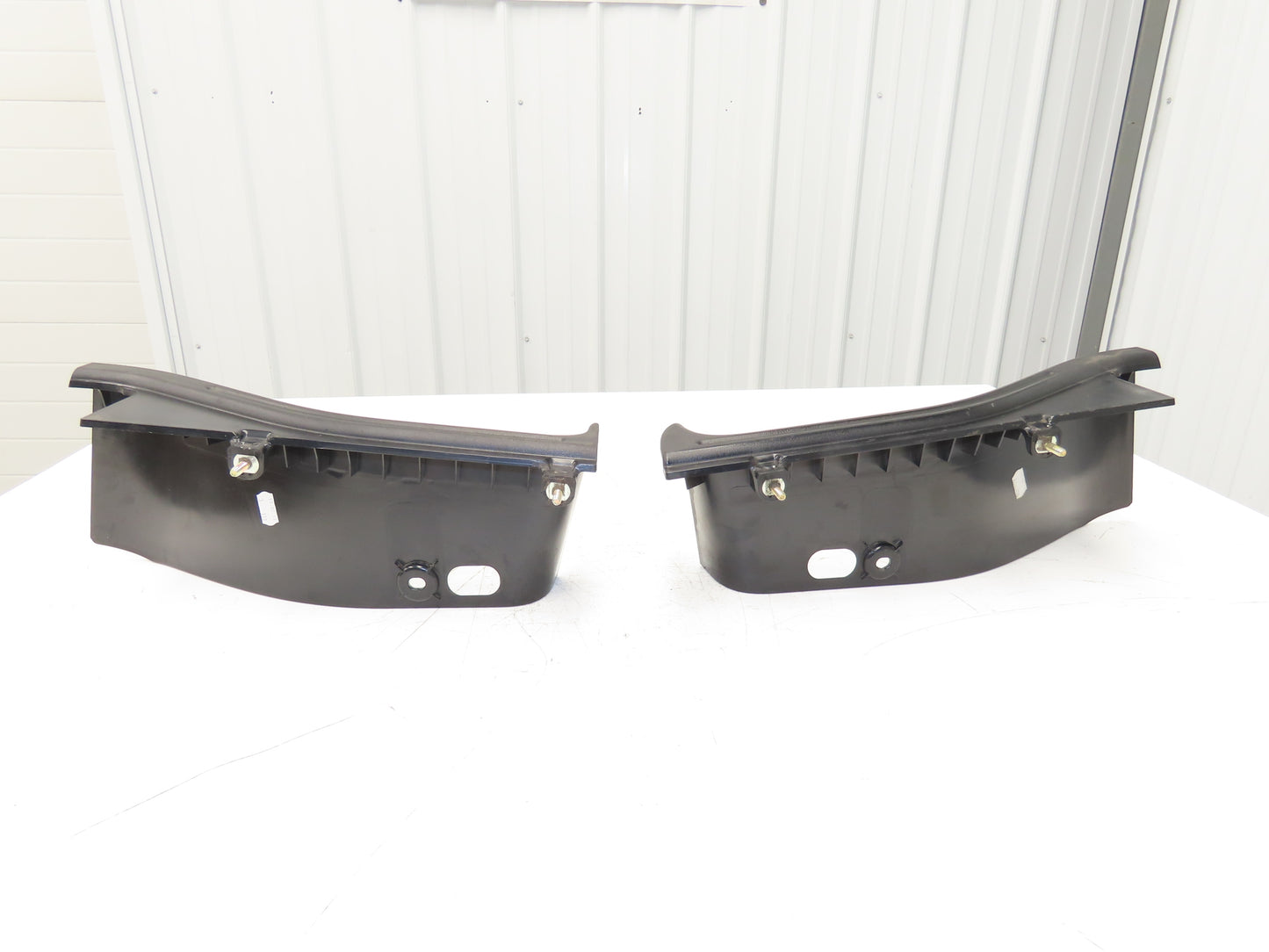 Linde Forklift Step Toe kick Plastic Shroud Set Removed From E20C