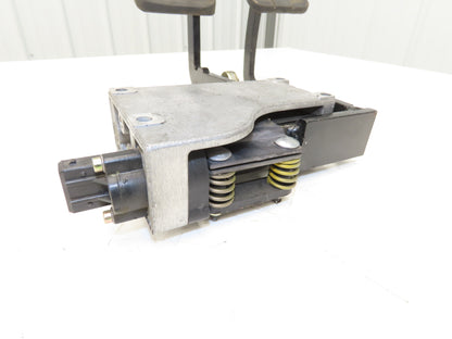 Linde Forklift Brake & Accelerator Pedal W/Potentiometer Removed From E20C