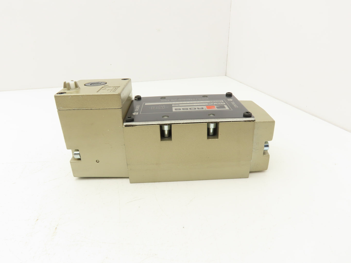 Ross Controls W7076D4331Z Pneumatic Dual Solenoid Air Valve 14.5-145psi 110-120v