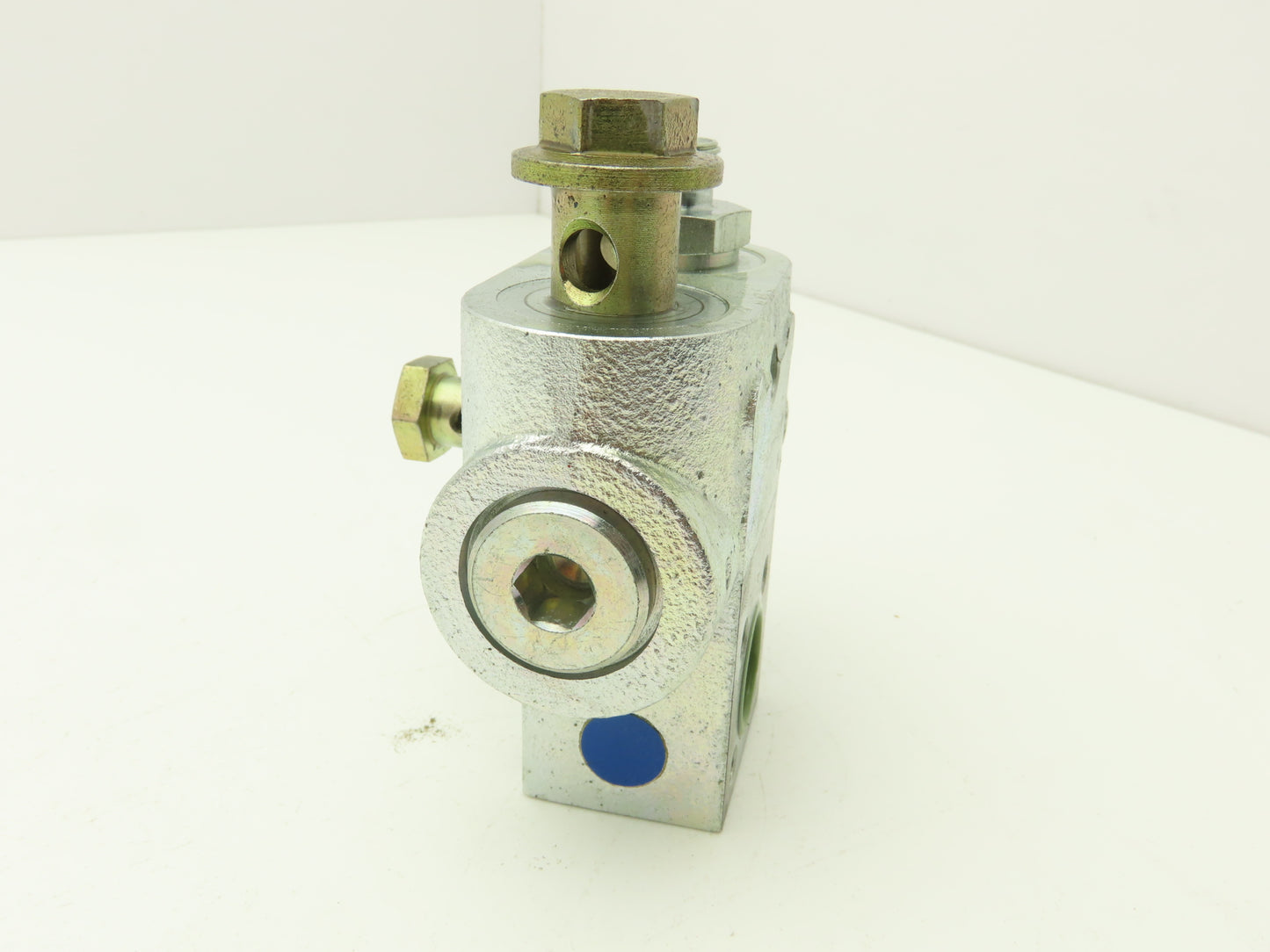 Linde 0009443041 Electric Forklift Flow Control Valve Removed From E20C