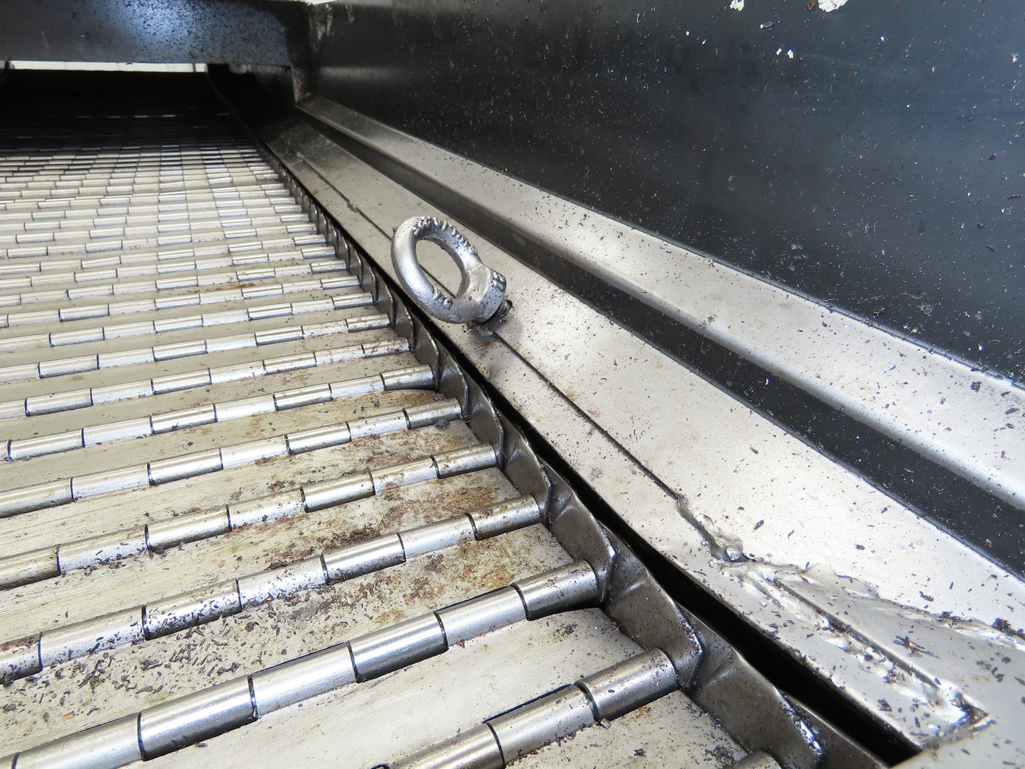 Enomoto MA-500H 25"W x 9' 2"L Chip Conveyor 22" Belt 40" Infeed 220V 3PH