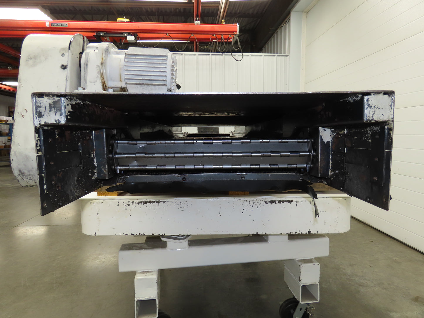 Enomoto MA-500H 25"W x 9' 2"L Chip Conveyor 22" Belt 40" Infeed 220V 3PH