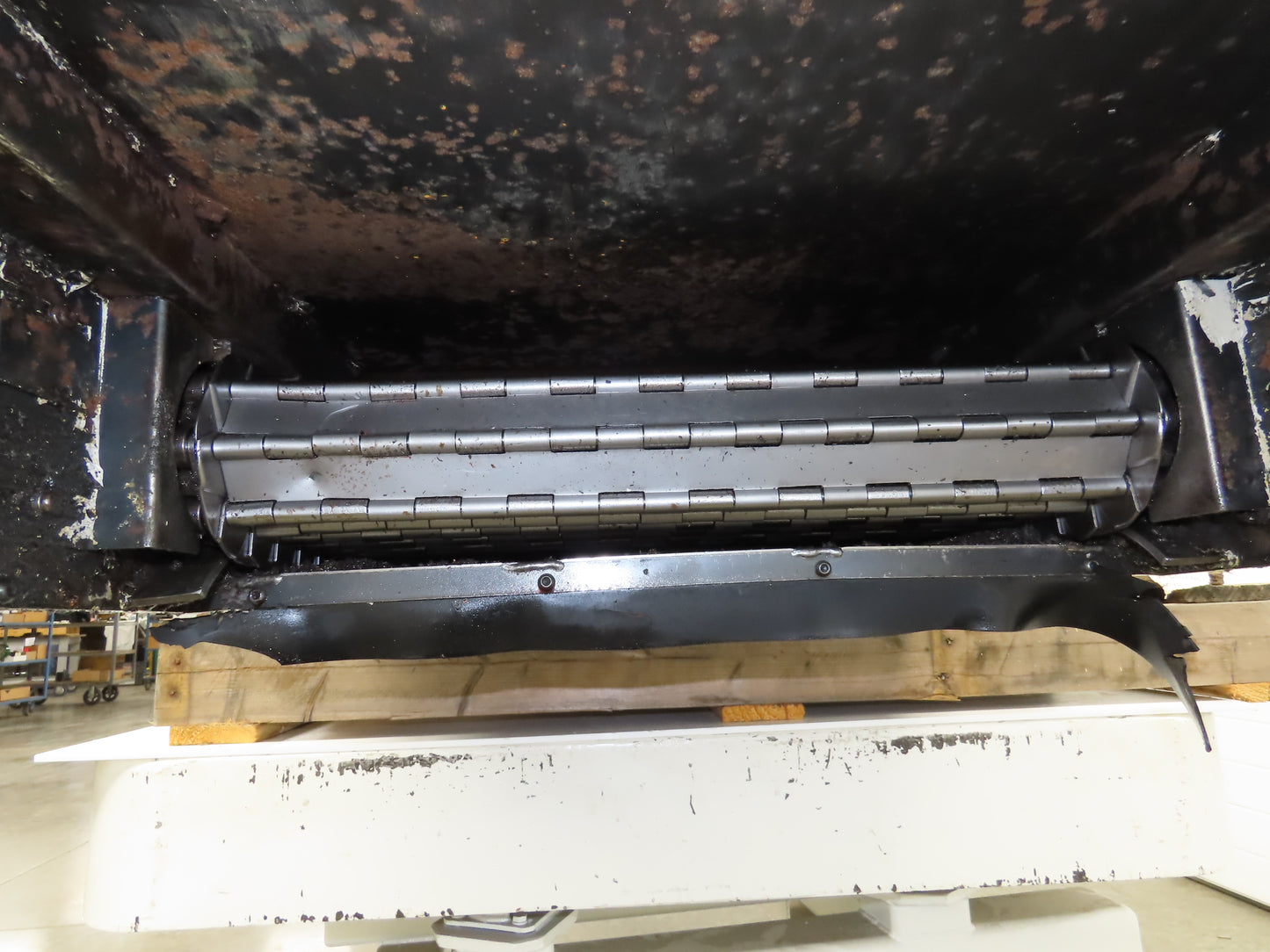 Enomoto MA-500H 25"W x 9' 2"L Chip Conveyor 22" Belt 40" Infeed 220V 3PH