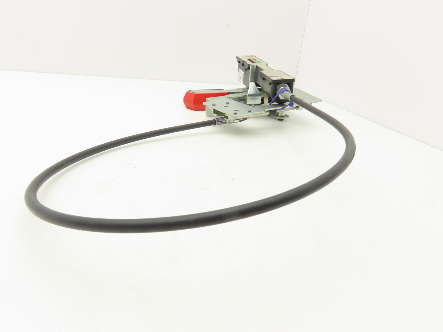 Allen Bradley 140G-H-FMX04 Disconnect Switch Flex Cable Operator 4' Ser A