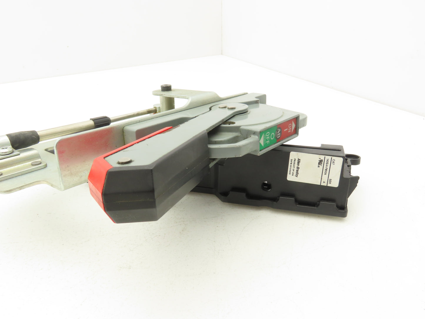 Allen Bradley 140G-H-FMX04 Disconnect Switch Flex Cable Operator 4' Ser A