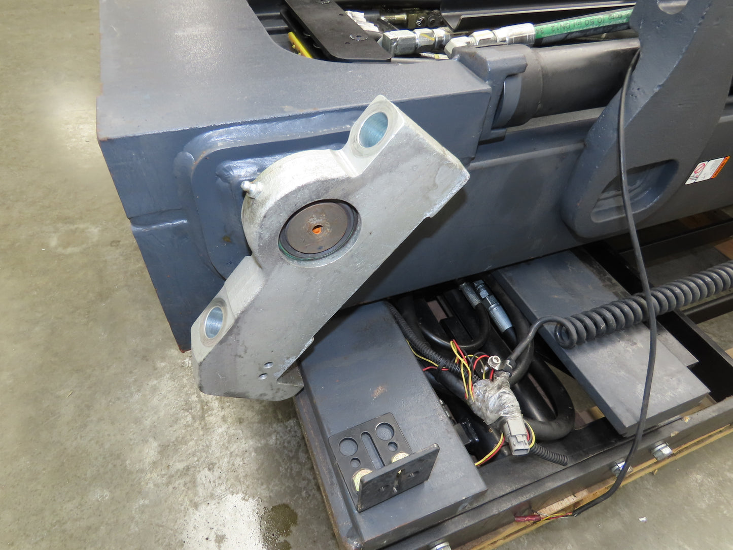 Linde E20C Forklift Mast Class II 4 Stage 4 Lever 258.5" Lift 2155 lbs Max