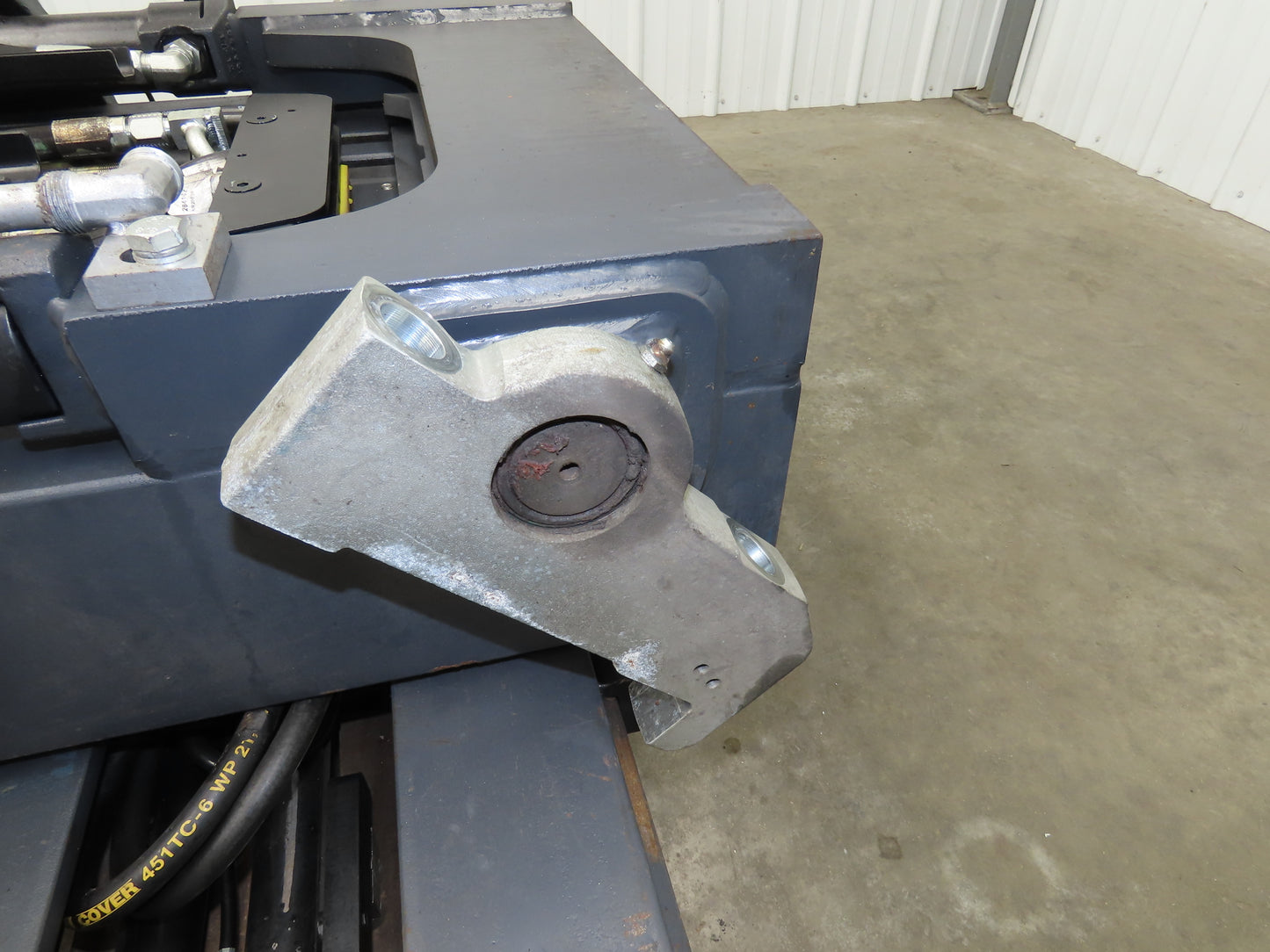 Linde E20C Forklift Mast Class II 4 Stage 4 Lever 258.5" Lift 2155 lbs Max