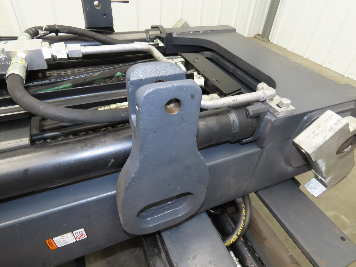 Linde E20C Forklift Mast Class II 4 Stage 4 Lever 258.5" Lift 2155 lbs Max