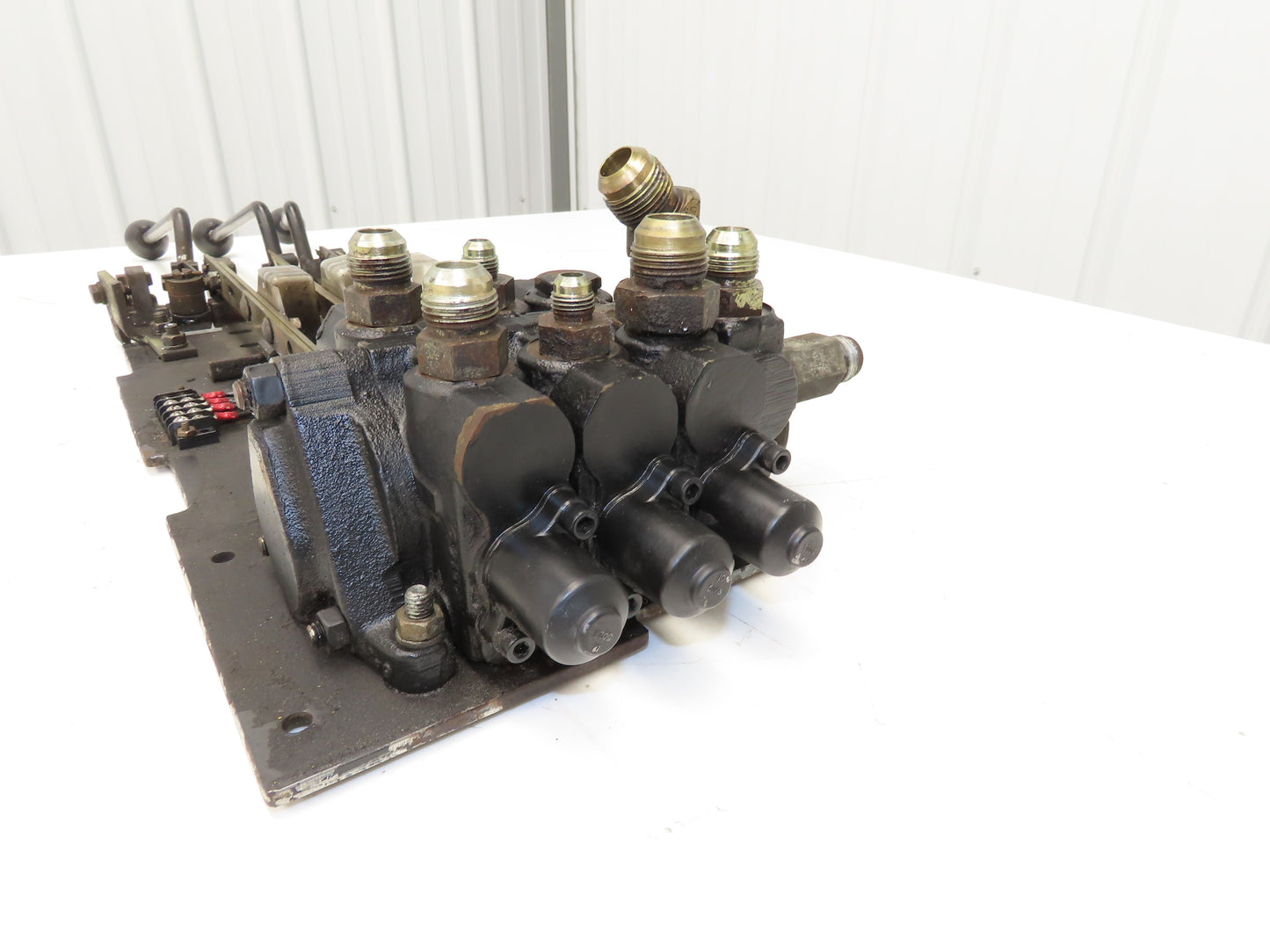 Yale Hydraulic 3-Spool 3 Lever Forklift Mast Control Valve Assembly Off ERC100