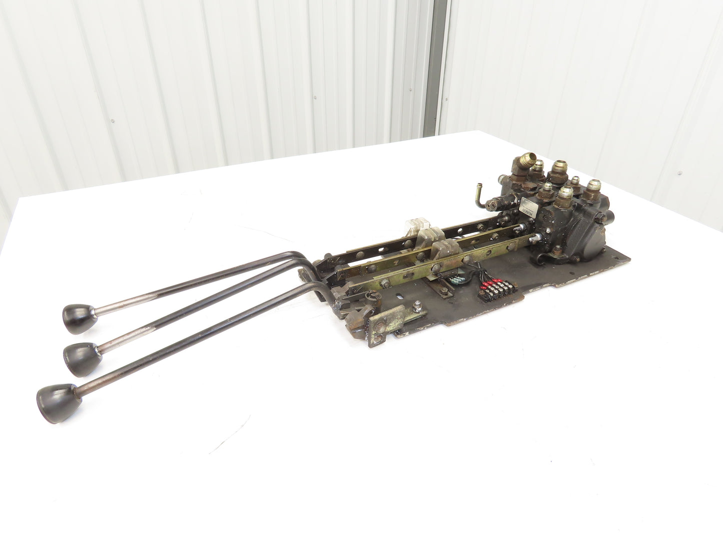 Yale Hydraulic 3-Spool 3 Lever Forklift Mast Control Valve Assembly Off ERC100
