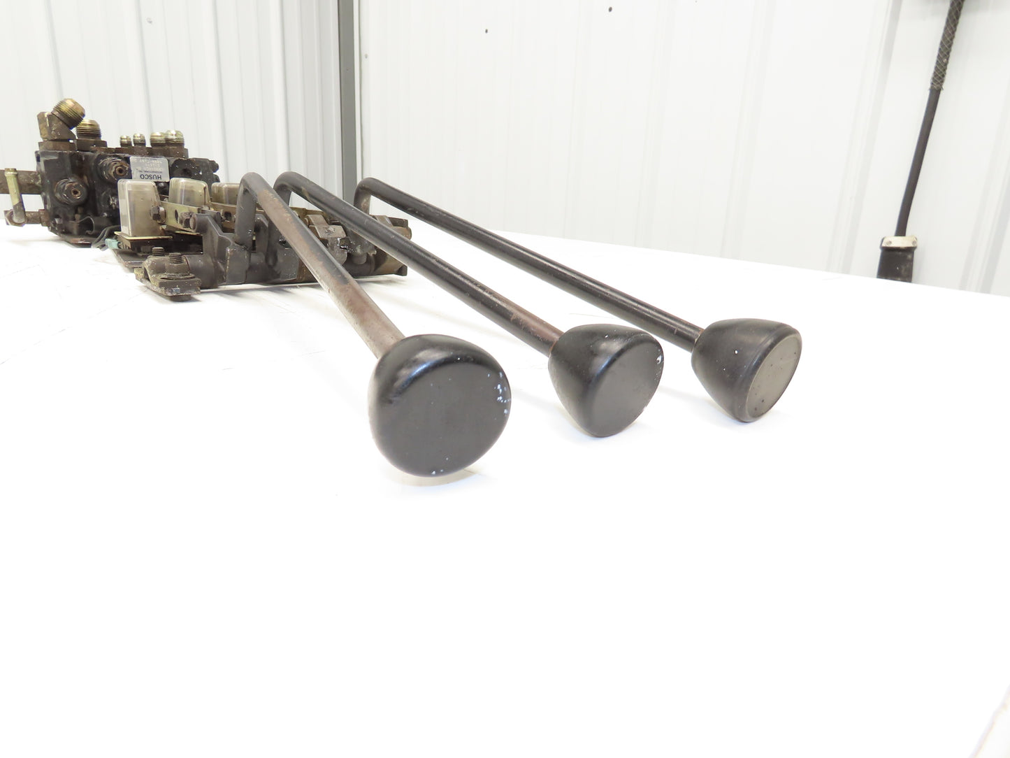 Yale Hydraulic 3-Spool 3 Lever Forklift Mast Control Valve Assembly Off ERC100
