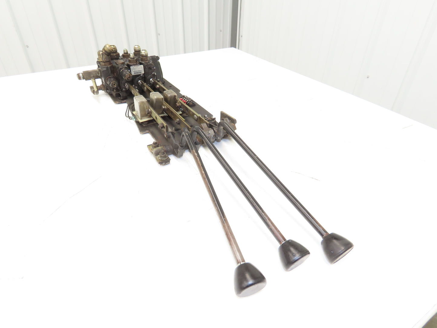 Yale Hydraulic 3-Spool 3 Lever Forklift Mast Control Valve Assembly Off ERC100
