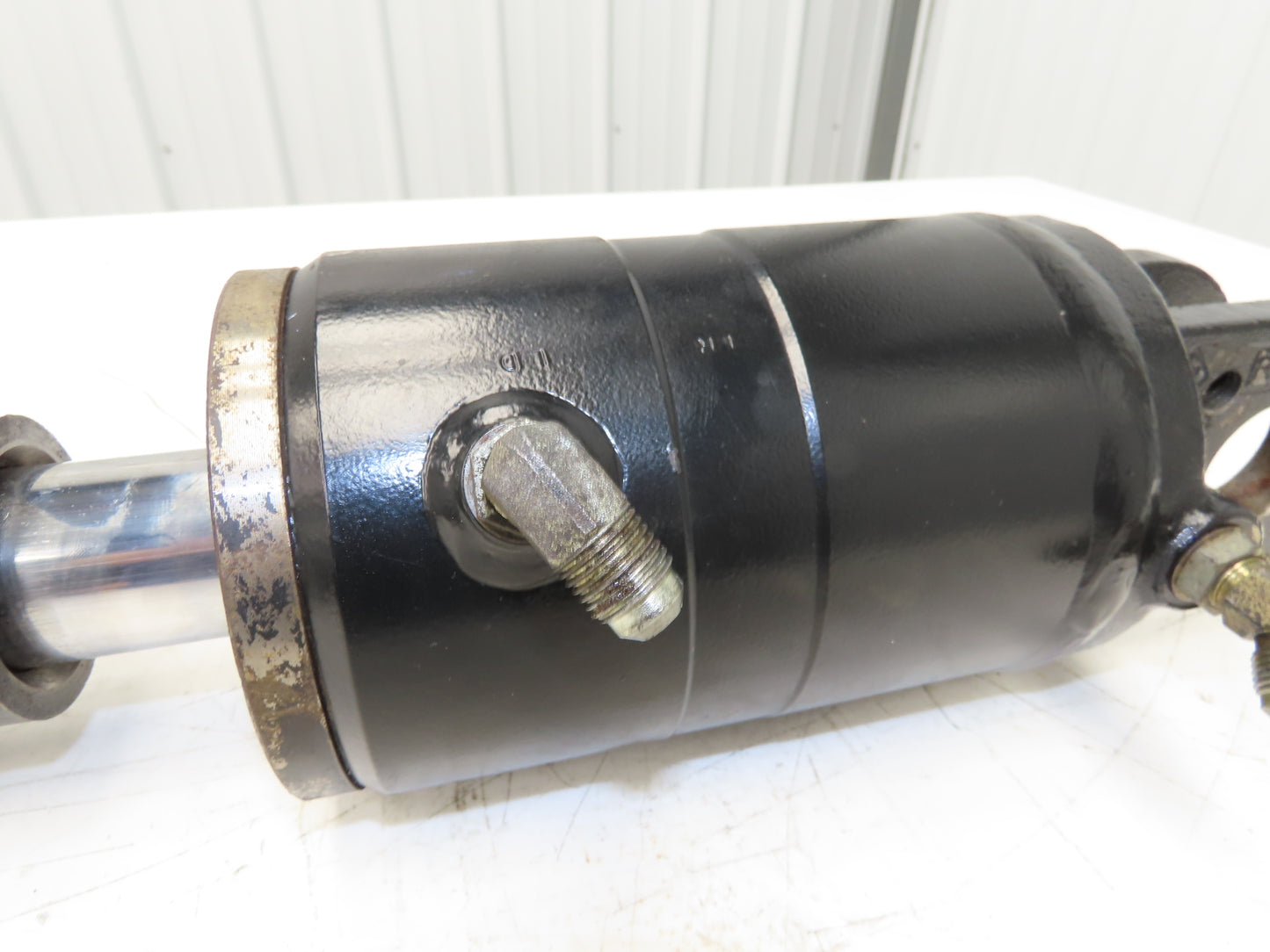 Yale 1504880 Forklift Hydraulic Tilt Cylinder Removed From Off ERC100HGN