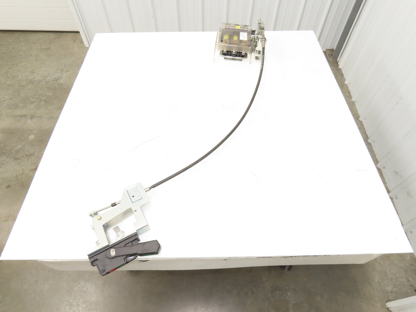 Allen Bradley 1494F-D60 Electrical 60A Disconnect Handle Mechanism 52" Cable