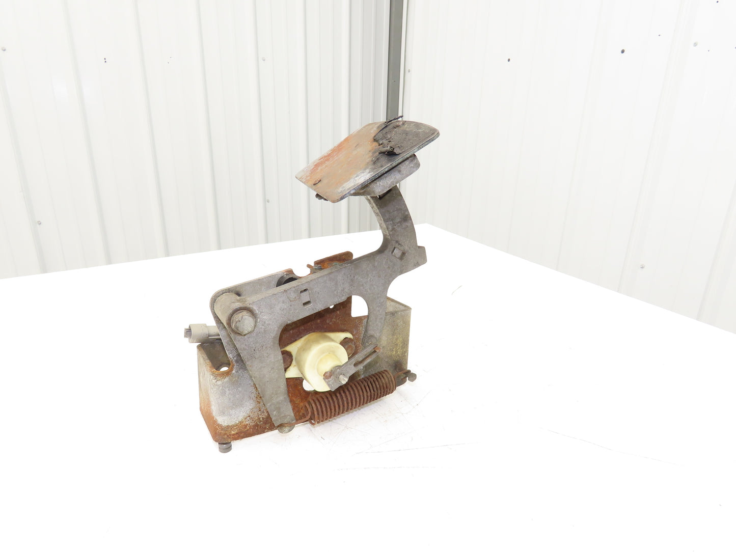 Yale Forklift Throttle Accelerator Pedal Bracket & Potentiometer Off ERC100HGN